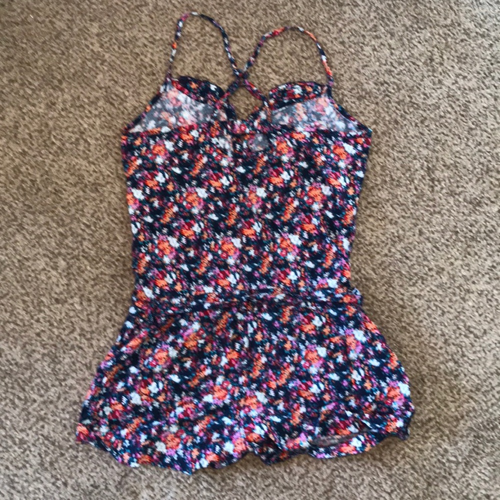 Romper - Picture 2 of 7